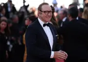 Kevin Spacey kembali ke karpet merah Cannes, isyarat kebangkitan karier