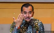 Lebih 10 wakil rakyat mahu masuk Umno semula, kata Asyraf