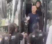 Pengetua Hong Kong letak jawatan, mohon maaf selepas insiden di Singapura