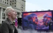 Penyanyi Rusia guna AI suruh pembangkang nyanyi lagu patriotik