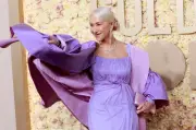 Polis UK cari Helen Mirren selepas video serangan anti-Semitik tular