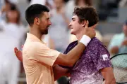 Remaja Brazil Fonseca kalahkan Djokovic di Terbuka Perancis