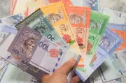 Ringgit dibuka tinggi, pedagang pantau ketegangan Timur Tengah dan data KDNK Malaysia
