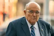 Rudy Giuliani masih kritikal selepas dirawat akibat radang paru-paru