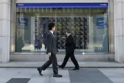 Saham Asia naik, minyak kekal tinggi sambil pasaran pantau rundingan Iran dan bank pusat