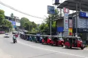 Sri Lanka naikkan harga minyak 48 peratus sejak Februari akibat krisis tenaga global dan syarat IMF