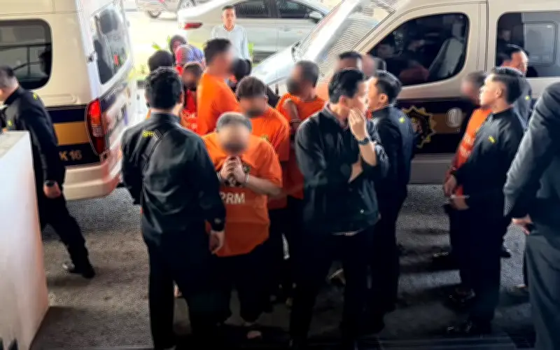 13 termasuk pengarah agensi direman kes rasuah RM2.5 juta