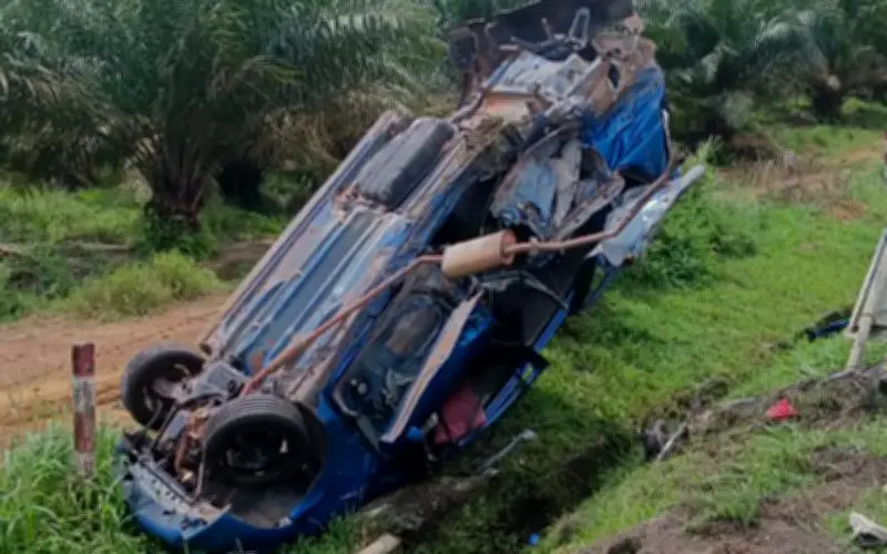 4 maut nahas di Simpang Renggam akibat dua kereta dipandu melulu