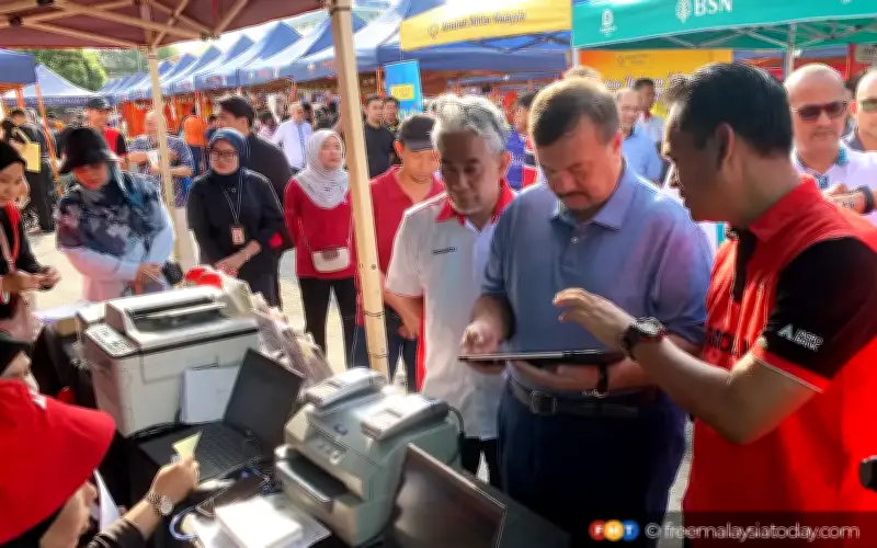 Agrobank Bantu Penjaja Pasar Tani Kembangkan Perniagaan dengan Skim Usahawan Tani