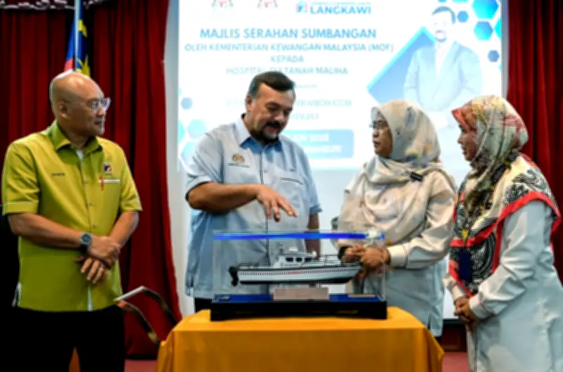 Amir Hamzah lancar ambulan laut RM5.5 juta untuk Langkawi