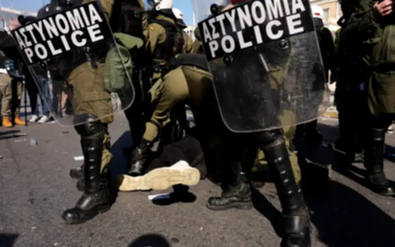 Amnesty desak Greece haramkan penggunaan bom kilat oleh polis