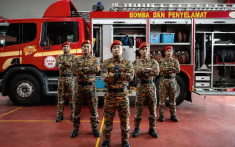 Anggota bomba cari Jaslinda tempuhi malam sejuk tanpa peralatan