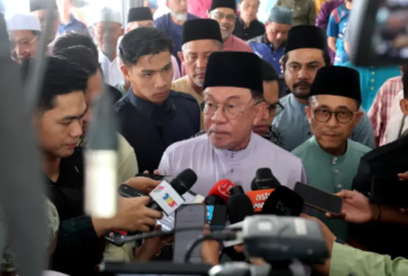 Anwar arahkan PBT percepat proses kelulusan projek tingkat daya saing negara
