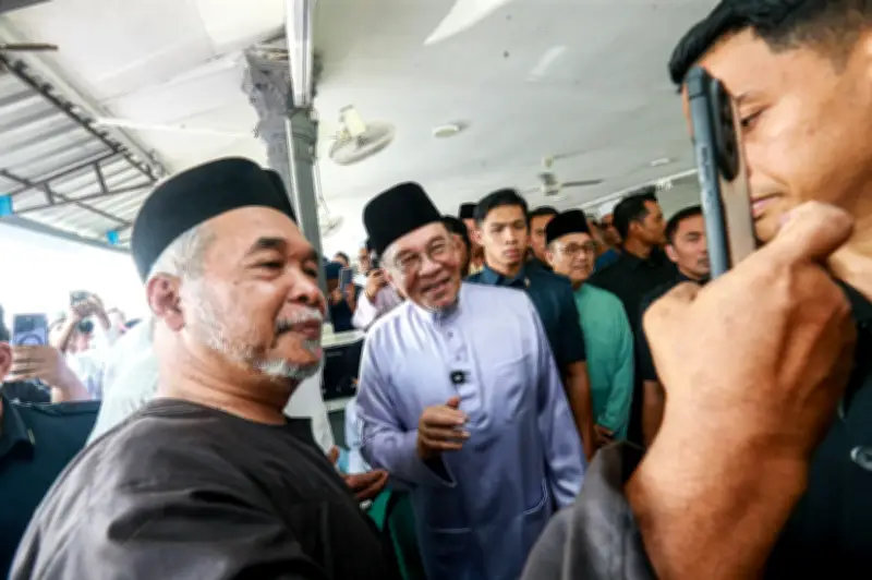 Anwar: Kedudukan populariti tertinggi bukan alasan untuk leka, janji kerja lebih keras