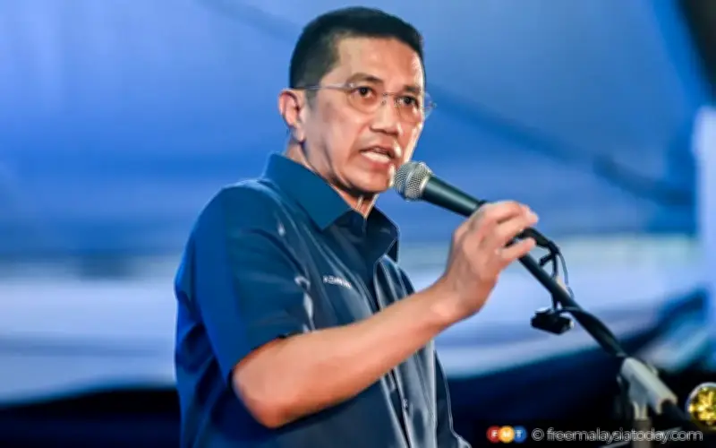 Azmin dilihat sebagai jambatan Bersatu-PH jika Muhyiddin berundur