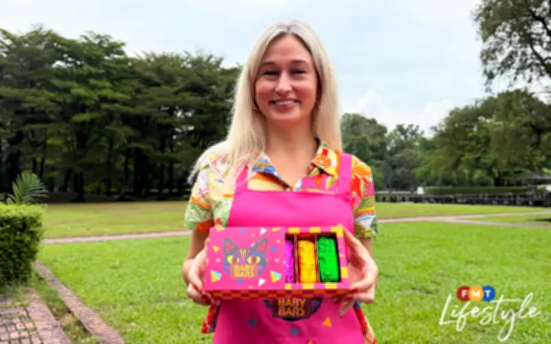 Baby Bars: 'Minah Salleh' Poland Cipta Coklat Rasa Tempatan