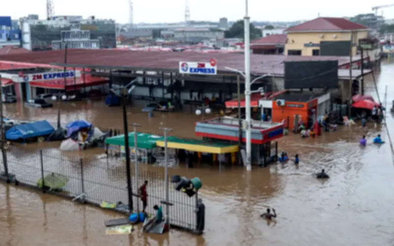 Banjir lumpuhkan ibu kota Ghana, tiga maut