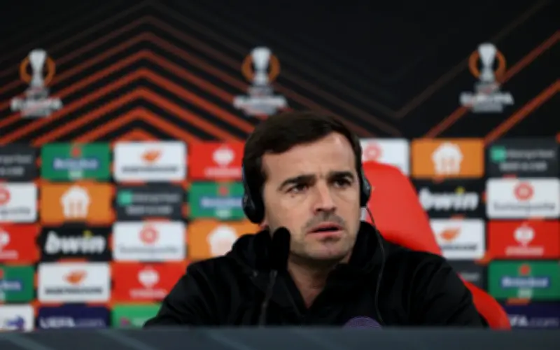 Bayer Leverkusen lantik Carles Martinez Novell sebagai jurulatih baru