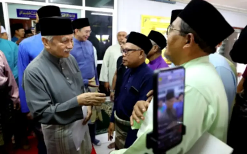 Bekas menteri undang: Pelucutan Tuanku Muhriz tak wajar tanpa sebab jelas