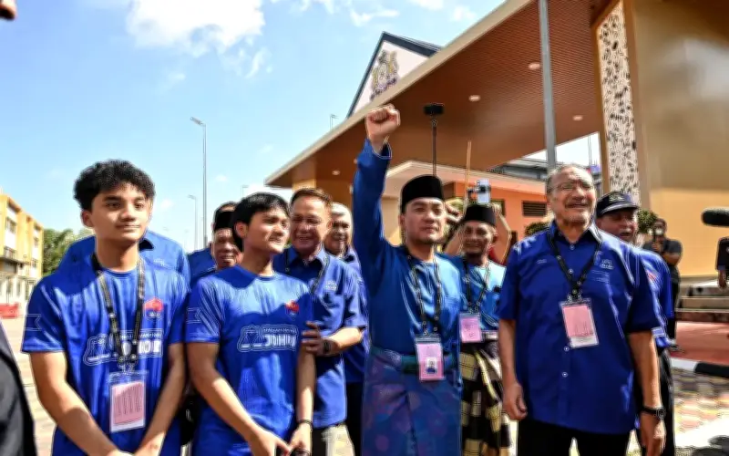 BN Johor adakan mesyuarat selepas kaji selidik ramal hanya 35 kerusi