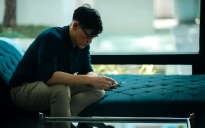 Bolehkah AI Sembuhkan Kesunyian? Pakar Kata Rumit