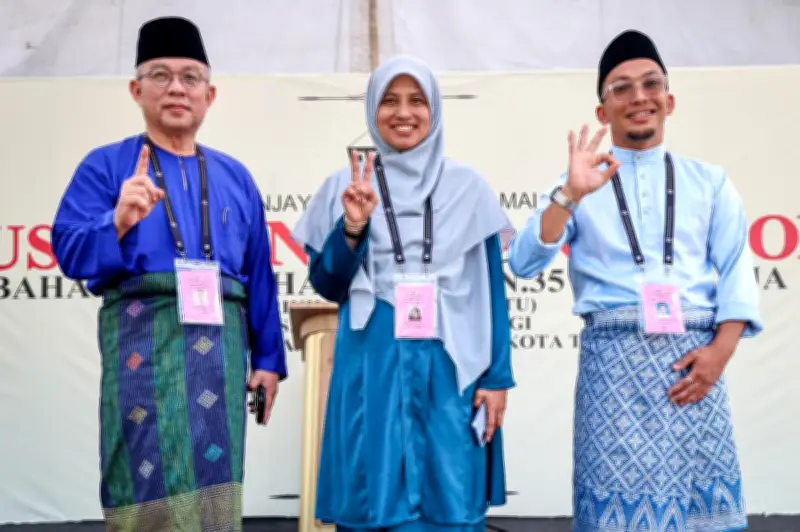 Dr Adham Baba kembali bertanding di Pasir Raja saingan tiga penjuru