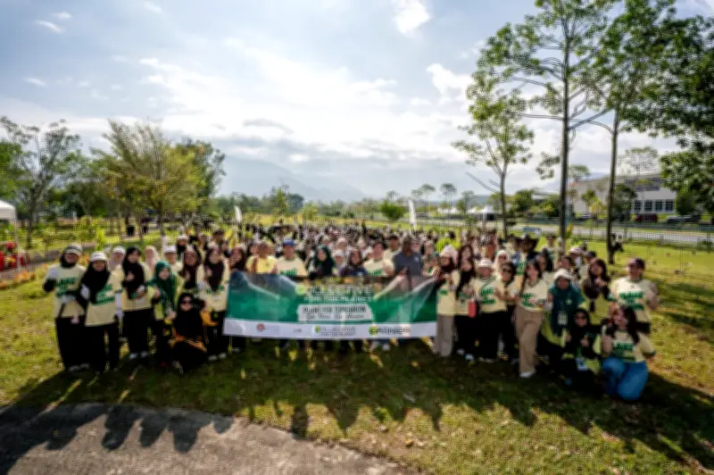 Garnier Malaysia tanam 1,500 pokok di UPSI, lancar program kitar semula pembungkusan