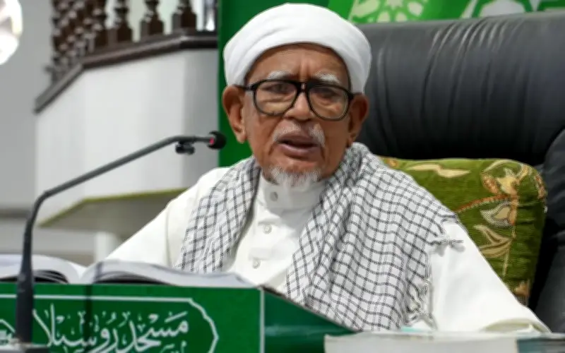 Hadi bertindak seperti 'pemimpin tertinggi' PN, kata bekas pegawai Muhyiddin