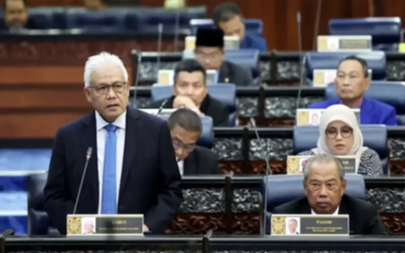 Hamzah Zainudin kembali sebagai ketua pembangkang, Muhyiddin beralih tempat
