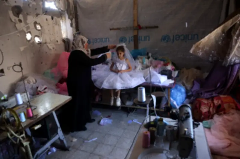 Harapan dalam Gaun: Gown Kitar Semula Bawa Detik Bahagia di Gaza