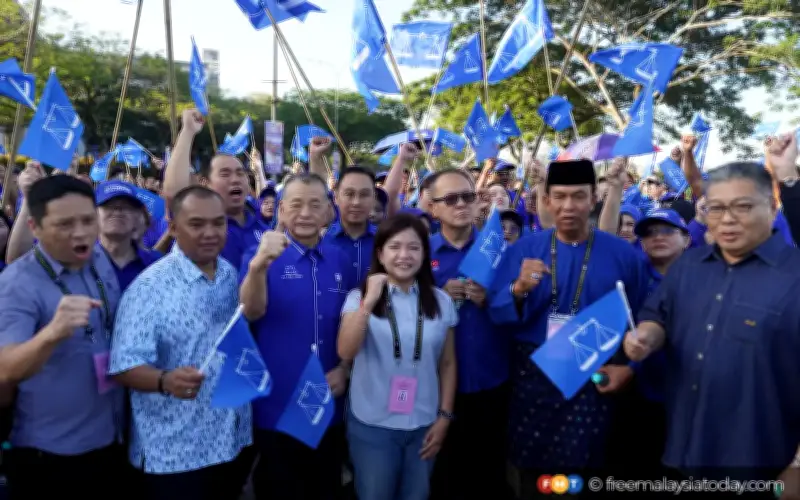 Hari Penamaan Calon Puteri Wangsa: Ratusan Penyokong Meriahkan SMK Bandar Dato Onn