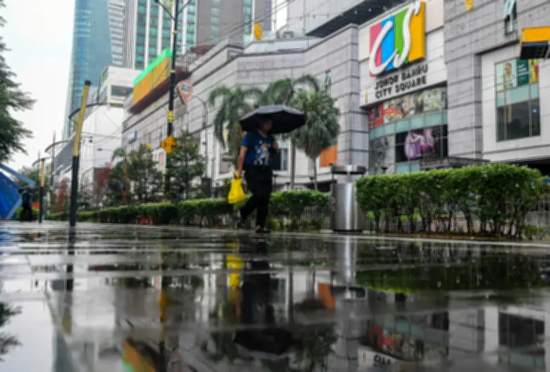 Hujan diramal landa tujuh daerah Johor pada hari penamaan calon PRN