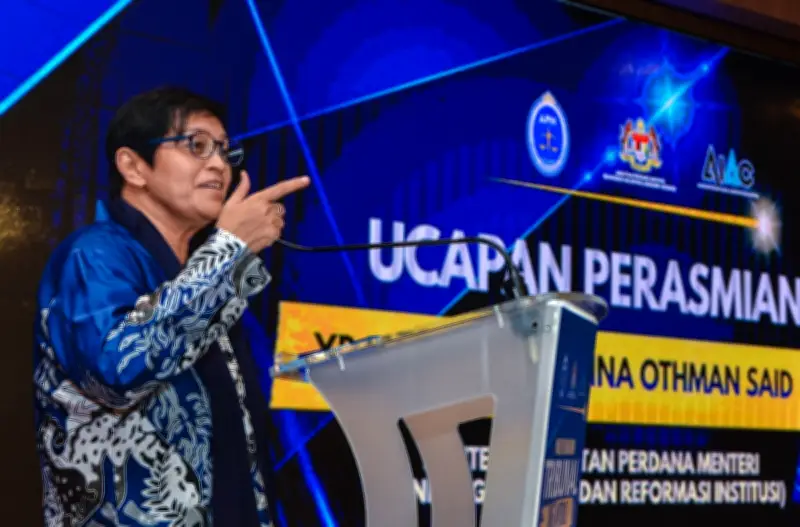 Ibu bapa boleh dipertanggungjawabkan secara undang-undang jika anak buli, kata Azalina
