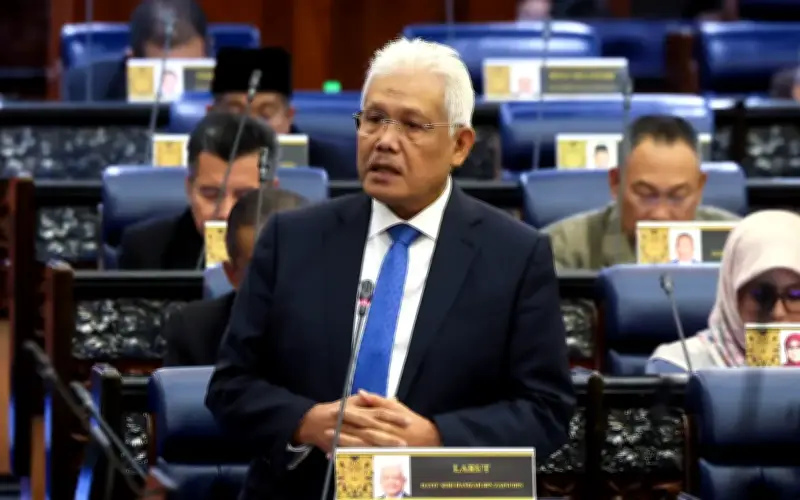 Johari Abdul sahkan Hamzah Zainudin kembali sebagai ketua pembangkang