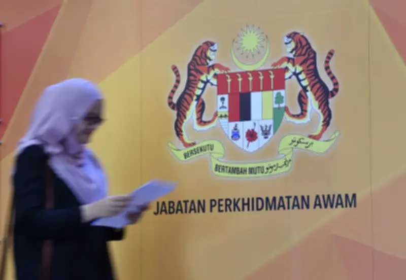 Kabinet Lulus Hari Kerja Hibrid untuk Penjawat Awam Mulai 1 Ogos
