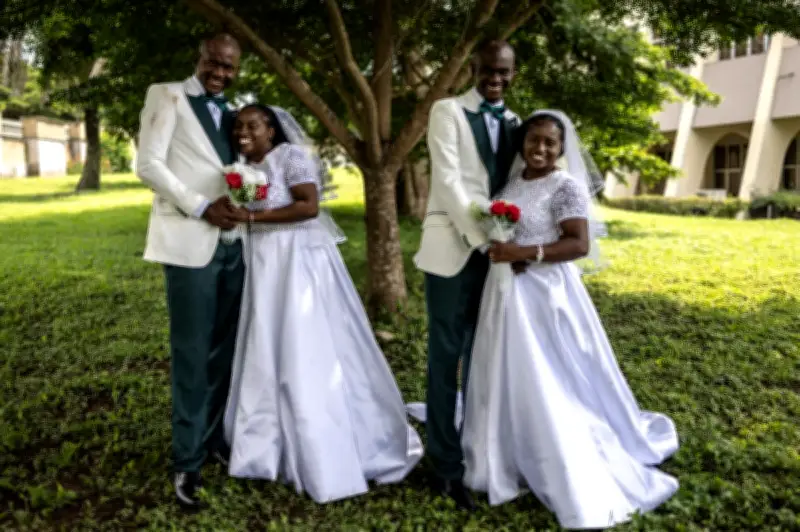 Kembar Nigeria Taiwo dan Kehinde nikah dengan kembar Taiwo dan Kehinde