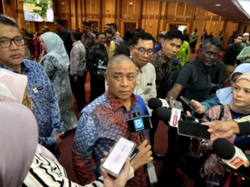 Kes pendaki hilang: Saarani gesa libatkan komuniti Orang Asli