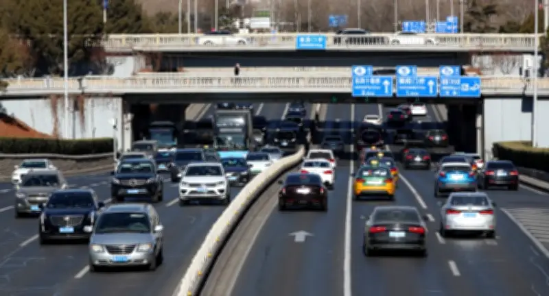 Ledakan EV China tinggalkan lubang dalam dana pembaikan jalan