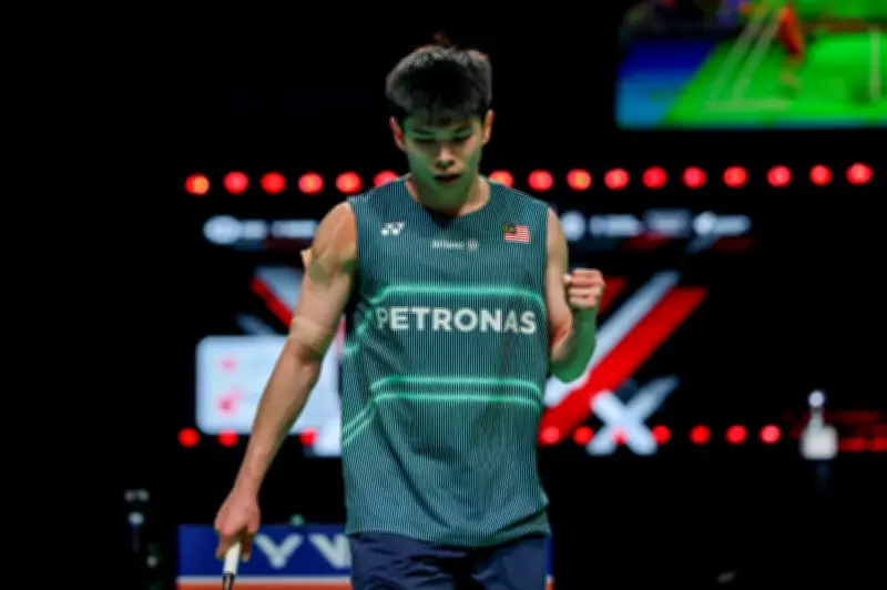 Leong Jun Hao kejut Naraoka, mara ke pusingan kedua Indonesia Open