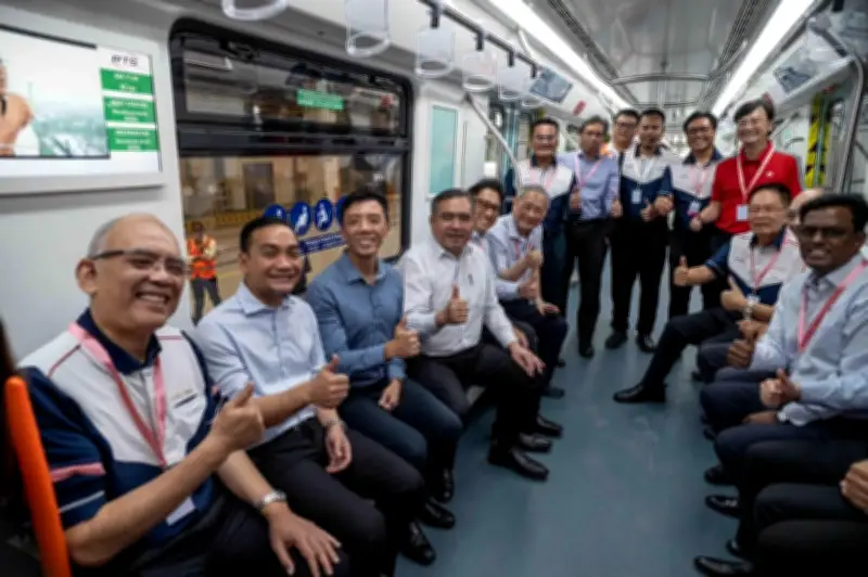 Loke balas Onn Hafiz, ulang jemputan naik KTM Komuter Selatan