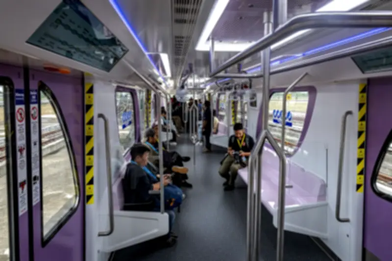 LRT3 Shah Alam Line mula operasi, legakan ribuan penumpang