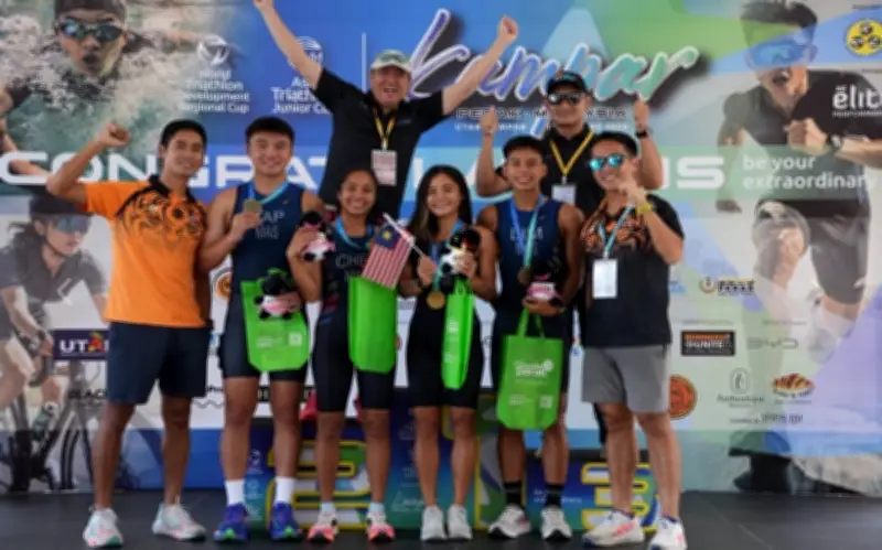 Malaysia juara acara berganti-ganti campuran triatlon di Kampar