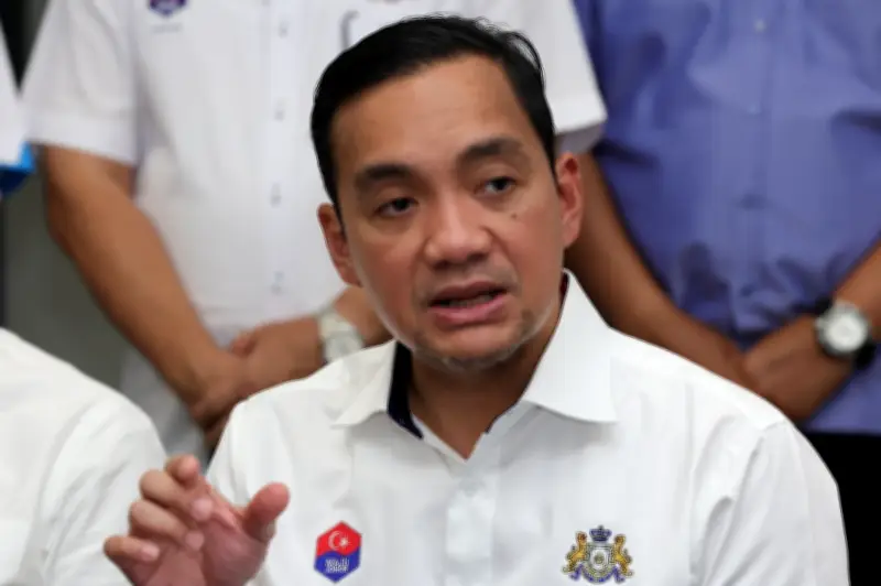 Onn Hafiz nafi dakwaan Puad, tegas perkenan raja proses perlembagaan