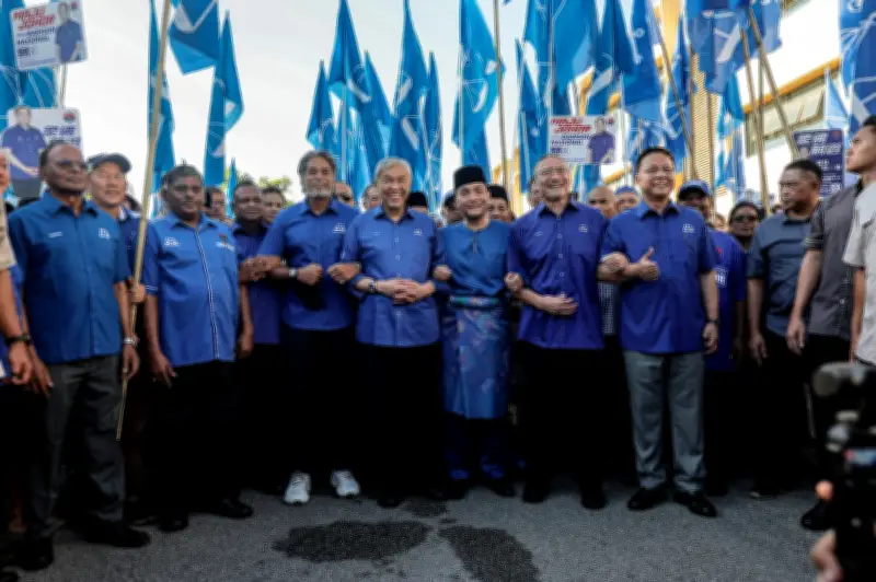 Onn Hafiz sertai penamaan calon Machap bersama Zahid, Hishammuddin, Khairy