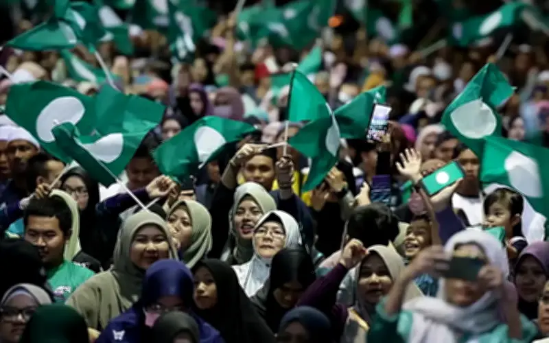 PAS di Persimpangan Kuasa dan Kemerosotan: Analisis Politik