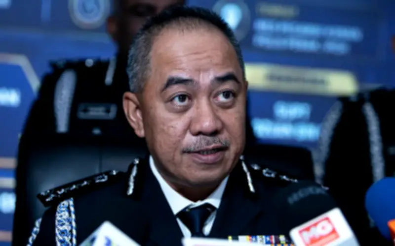 Pelajar lelaki 13 tahun kritikal jatuh dari bangunan sekolah di Ipoh