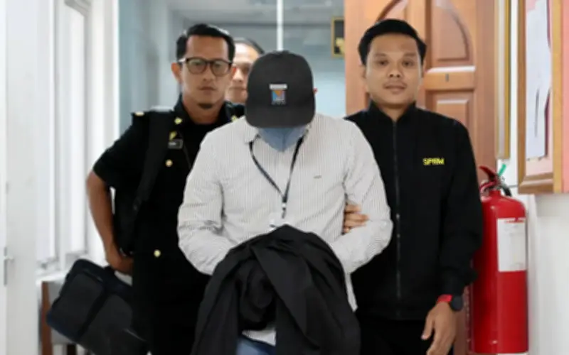 Pengarah Majlis Perbandaran Kemaman didakwa 32 tuduhan rasuah RM156,336
