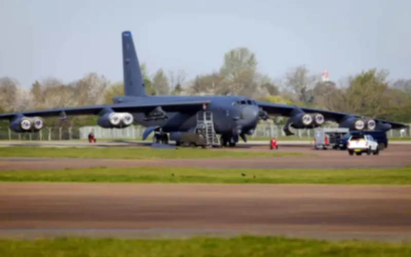 Pengebom B-52 Tentera Udara AS terhempas ketika berlepas di California