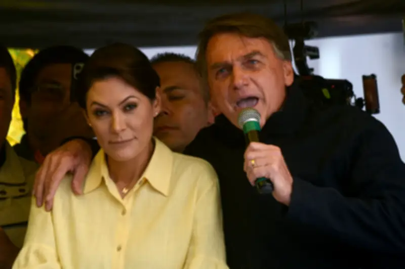 Pertelingkahan Keluarga Bolsonaro: Michelle Tuduh Anak Tiri Kurang Ajar