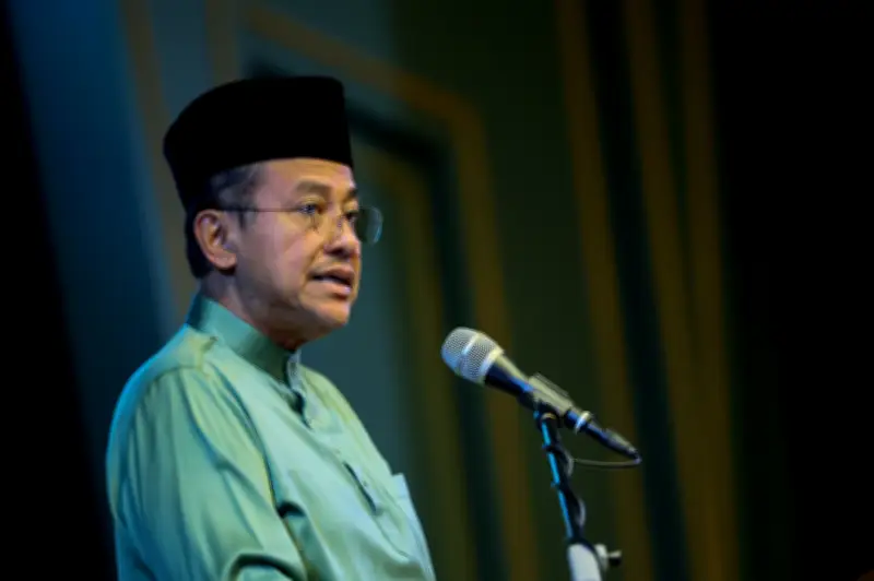 PN rombak kepimpinan: Radzi, Azmin dipecat, Sanusi ganti